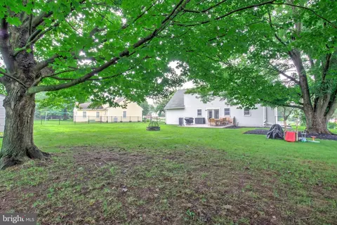 Exterior - 109 Ciera Dr, Lititz, PA 17543 photo 5 of 8