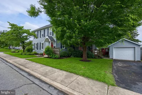 47 Union Ave, New Holland, PA 17557