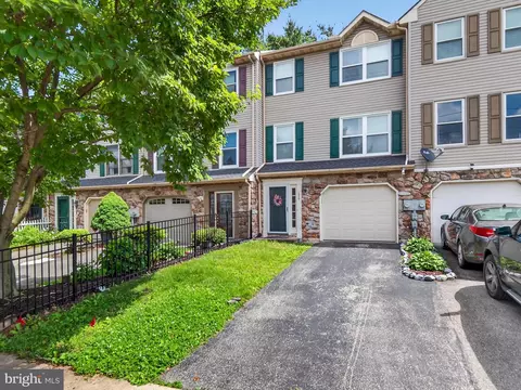 639 Emerald Dr, Lancaster, PA 17603
