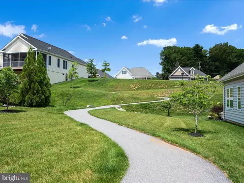 Exterior - 623 Allegiance Dr, Lititz, PA 17543 photo 7 of 7