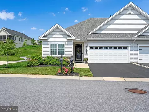 Exterior - 623 Allegiance Dr, Lititz, PA 17543 photo 4 of 7
