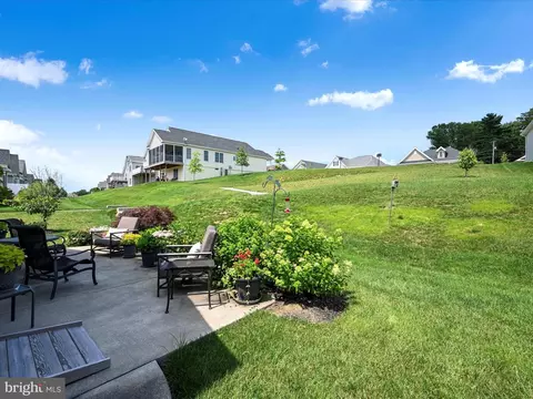 Exterior - 623 Allegiance Dr, Lititz, PA 17543 photo 2 of 7