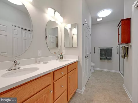 Bath - 623 Allegiance Dr, Lititz, PA 17543 photo 1 of 3