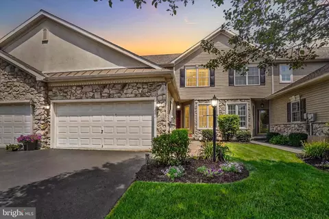 1082 Hammon Ave, Ephrata, PA 17522