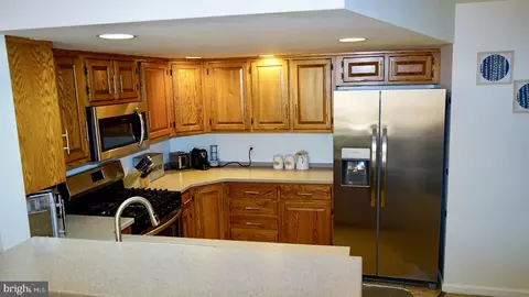 Kitchen - 121 Moorland Ct, Lititz, PA 17543 photo 2 of 2