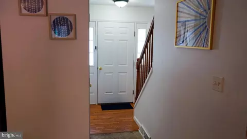 Entry Way - 121 Moorland Ct, Lititz, PA 17543 photo 2 of 2