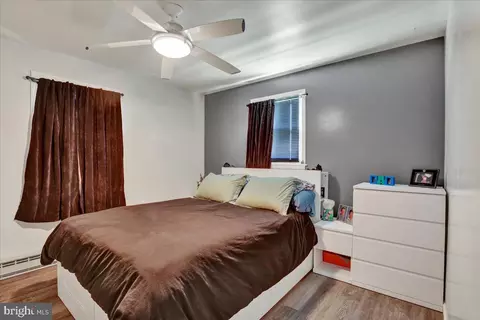Bedroom - 73 Sleepy Hollow Rd, Lititz, PA 17543 photo 2 of 4