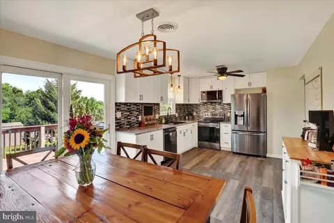 Kitchen - 73 Sleepy Hollow Rd, Lititz, PA 17543 photo 1 of 1