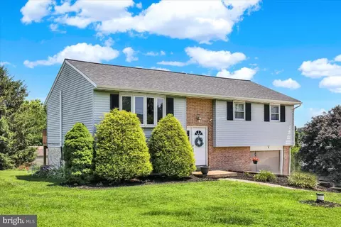 Exterior - 73 Sleepy Hollow Rd, Lititz, PA 17543 photo 2 of 6
