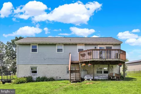 Exterior - 73 Sleepy Hollow Rd, Lititz, PA 17543 photo 3 of 6