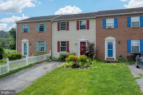 146 Stone House Ln, Columbia, PA 17512
