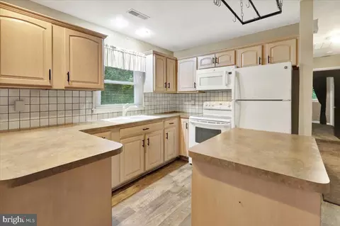 828 Pine Hill Rd, Lititz, PA 17543 photo 11