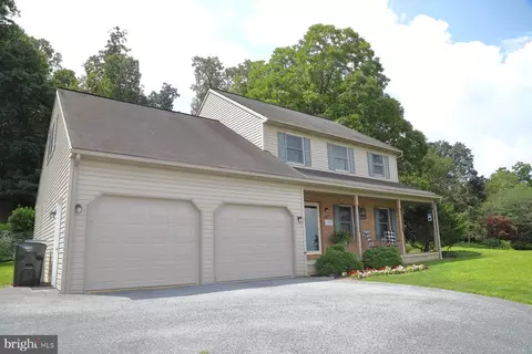 1282 Edgewood Dr, East Earl, PA 17519
