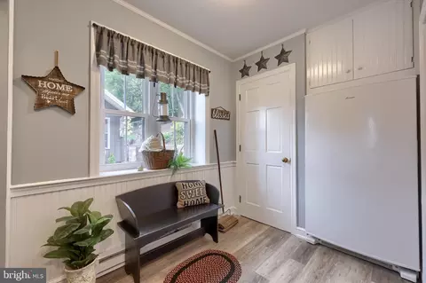 Entry Way - 335 N Clay Rd, Lititz, PA 17543 photo 14 of 27