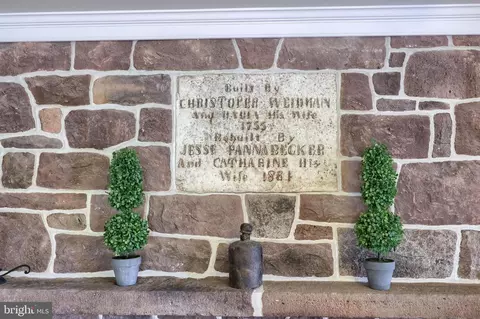 Entry Way - 335 N Clay Rd, Lititz, PA 17543 photo 3 of 27