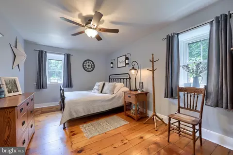 Bedroom - 335 N Clay Rd, Lititz, PA 17543 photo 1 of 3