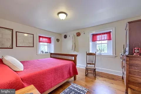 Bedroom - 335 N Clay Rd, Lititz, PA 17543 photo 3 of 3