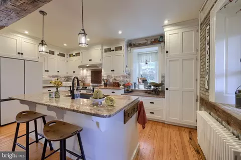 Kitchen - 335 N Clay Rd, Lititz, PA 17543 photo 2 of 7