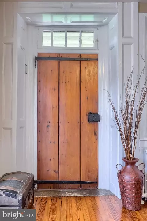 Entry Way - 335 N Clay Rd, Lititz, PA 17543 photo 7 of 27