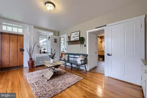 Entry Way - 335 N Clay Rd, Lititz, PA 17543 photo 5 of 27