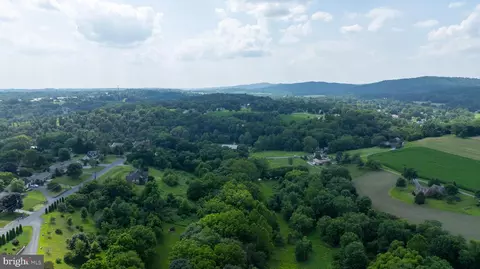 View/Area - 335 N Clay Rd, Lititz, PA 17543 photo 1 of 7
