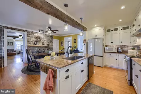 Kitchen - 335 N Clay Rd, Lititz, PA 17543 photo 1 of 7