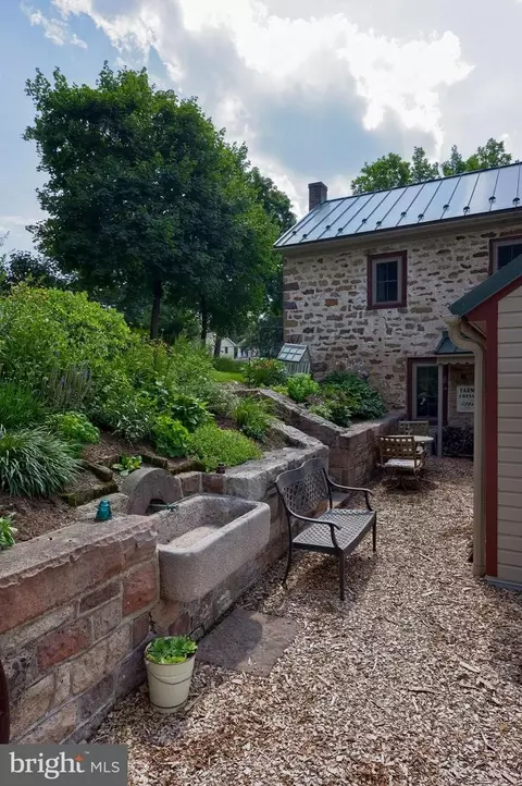 Exterior - 335 N Clay Rd, Lititz, PA 17543 photo 30 of 40