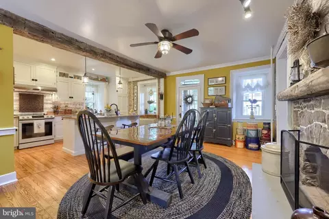 Dining - 335 N Clay Rd, Lititz, PA 17543 photo 1 of 4