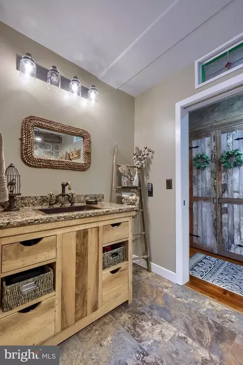 Bath - 335 N Clay Rd, Lititz, PA 17543 photo 5 of 10