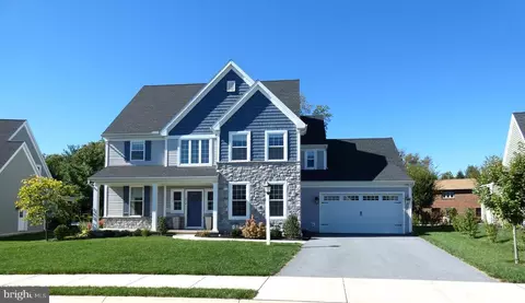 1012 Whitfield Dr, Lancaster, PA 17601