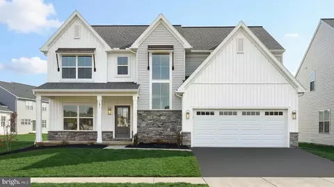 131 Sunrise Ln, Ephrata, PA 17522