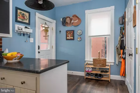 Entry Way - 53 Front St, Lititz, PA 17543 photo 4 of 8