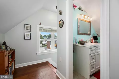 Entry Way - 53 Front St, Lititz, PA 17543 photo 7 of 8