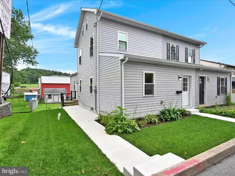 102 Froelich Ave, Mountville, PA 17554