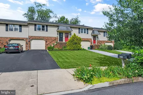 Exterior - 606 S Cedar St, Lititz, PA 17543 photo 5 of 6