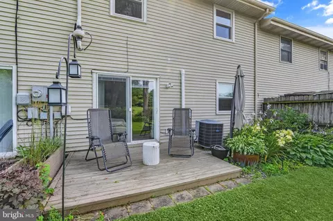 Exterior - 606 S Cedar St, Lititz, PA 17543 photo 3 of 6