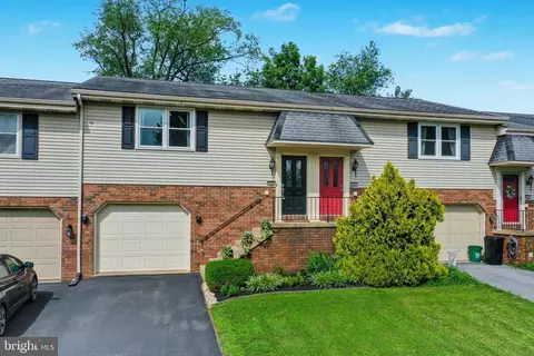 Exterior - 606 S Cedar St, Lititz, PA 17543 photo 2 of 6