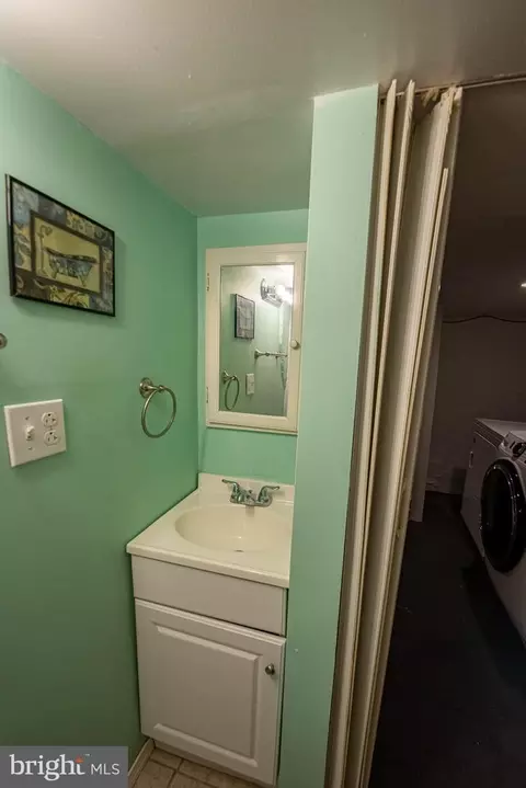 Bath - 540 Ruby St, Lancaster, PA 17603 photo 2 of 4