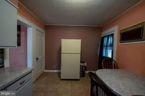 Entry Way - 540 Ruby St, Lancaster, PA 17603 photo 3 of 6