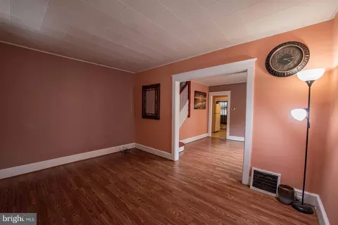 Entry Way - 540 Ruby St, Lancaster, PA 17603 photo 2 of 6