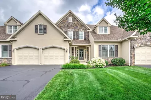 802 Huntington Pl, Lancaster, PA 17601