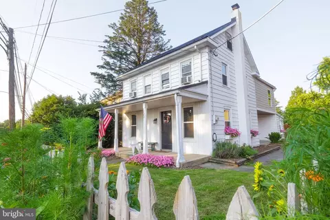 223 S State St, Leola, PA 17540