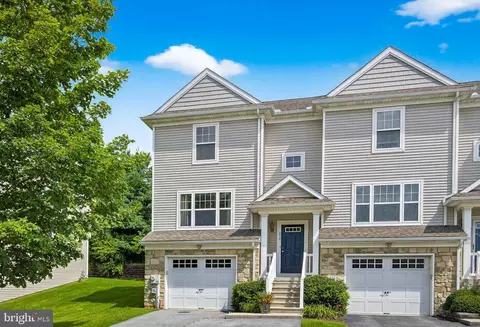 230 Millstone Dr, Mountville, PA 17554