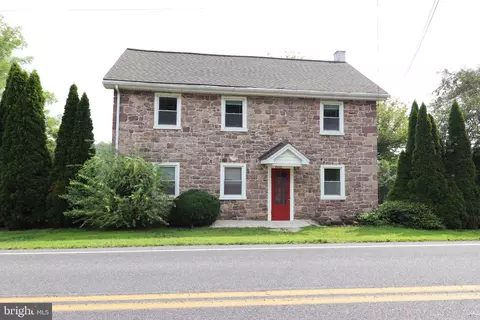 1530 S Cocalico Rd, Denver, PA 17517