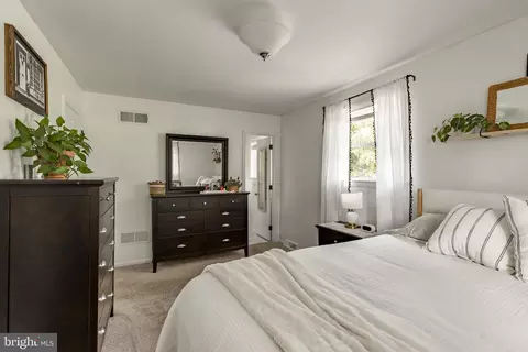 Bedroom - 104 Hershey Rd, Lititz, PA 17543 photo 2 of 4