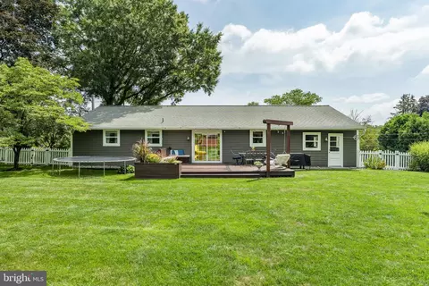 Exterior - 104 Hershey Rd, Lititz, PA 17543 photo 5 of 8