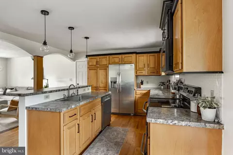 Kitchen - 104 Hershey Rd, Lititz, PA 17543 photo 2 of 2