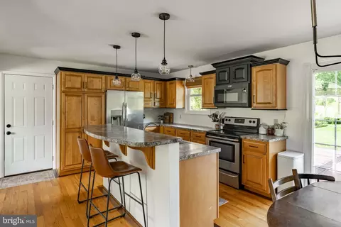 Kitchen - 104 Hershey Rd, Lititz, PA 17543 photo 1 of 2