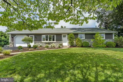 104 Hershey Rd, Lititz, PA 17543