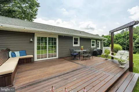 Exterior - 104 Hershey Rd, Lititz, PA 17543 photo 7 of 8